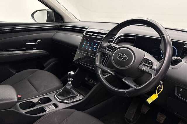 Hyundai TUCSON 1.6 T-GDi MHEV SE Connect SUV 5dr Petrol Hybrid Manual Euro 6 (s/s) (150 ps) Phantom Black