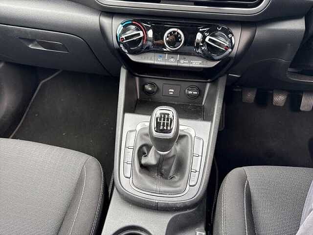 Hyundai KONA 1.0 T-GDi MHEV SE Connect SUV 5dr Petrol Hybrid Manual Euro 6 (s/s) (120 ps) Red