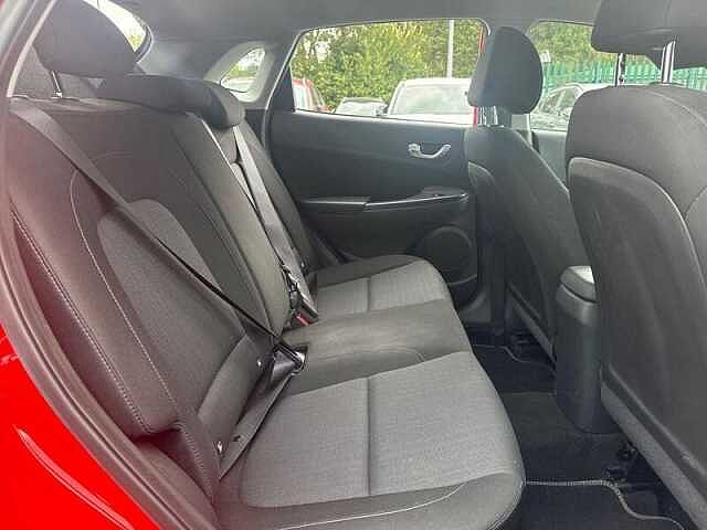 Hyundai KONA 1.0 T-GDi MHEV SE Connect SUV 5dr Petrol Hybrid Manual Euro 6 (s/s) (120 ps) Red