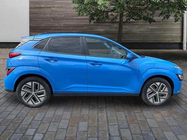 Hyundai KONA 64kWh Premium SUV 5dr Electric Auto (10.5kW Charger) (204 ps)