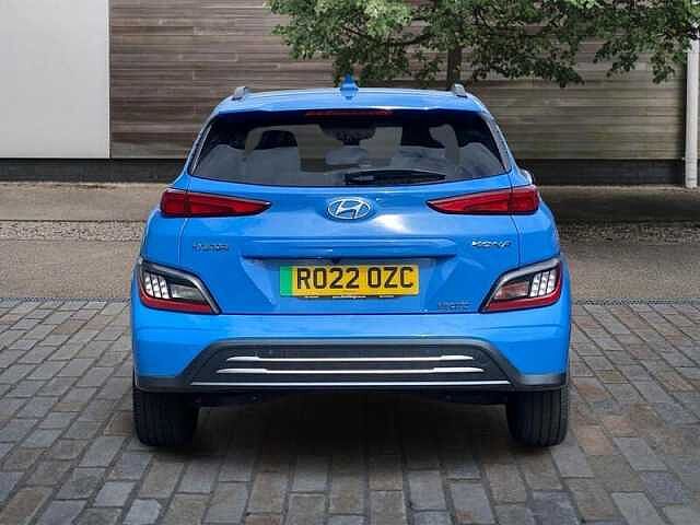 Hyundai KONA 64kWh Premium SUV 5dr Electric Auto (10.5kW Charger) (204 ps)