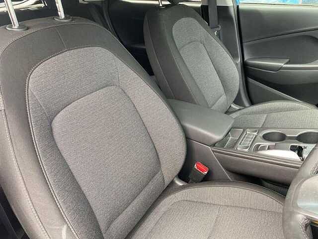 Hyundai KONA 64kWh Premium SUV 5dr Electric Auto (10.5kW Charger) (204 ps)
