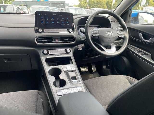Hyundai KONA 64kWh Premium SUV 5dr Electric Auto (10.5kW Charger) (204 ps)