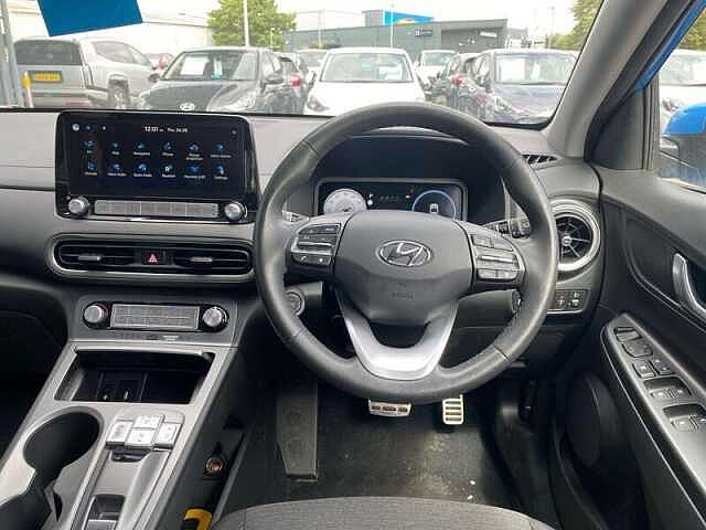 Hyundai KONA 64kWh Premium SUV 5dr Electric Auto (10.5kW Charger) (204 ps)