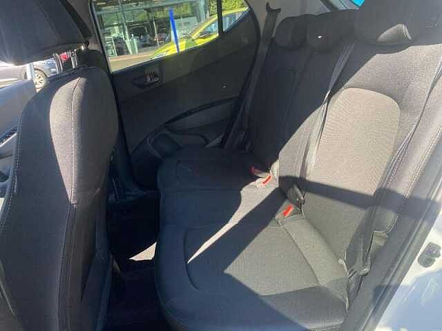 Hyundai i10 1.0 Play Hatchback 5dr Petrol Manual Euro 6 (67 ps)