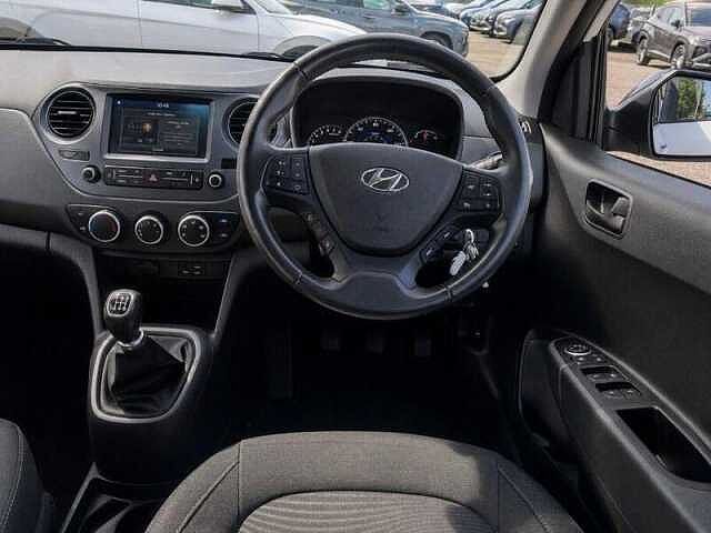 Hyundai i10 1.0 Play Hatchback 5dr Petrol Manual Euro 6 (67 ps)