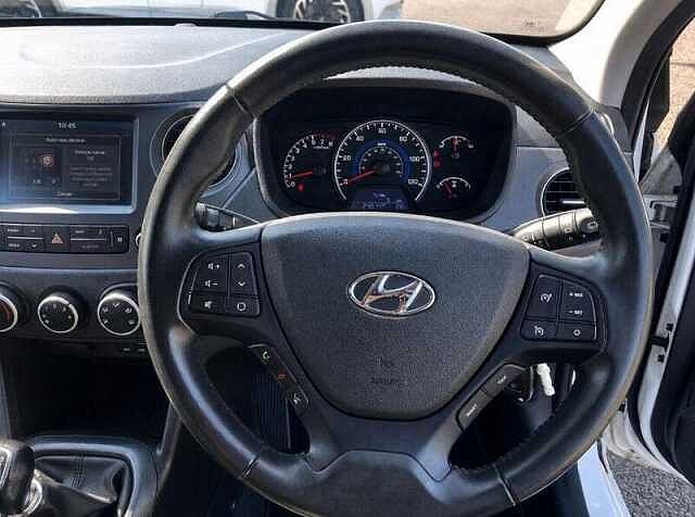 Hyundai i10 1.0 Play Hatchback 5dr Petrol Manual Euro 6 (67 ps)