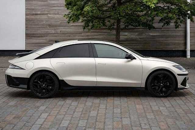 Hyundai IONIQ 6 77.4kWh First Edition Saloon 4dr Electric Auto AWD (325 ps)