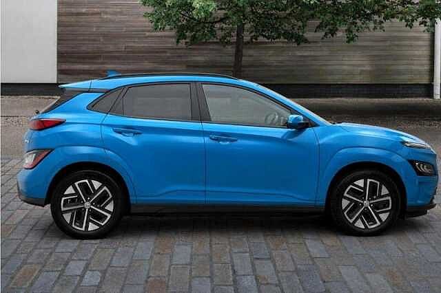 Hyundai KONA 64kWh Premium SUV 5dr Electric Auto (10.5kW Charger) (204 ps)
