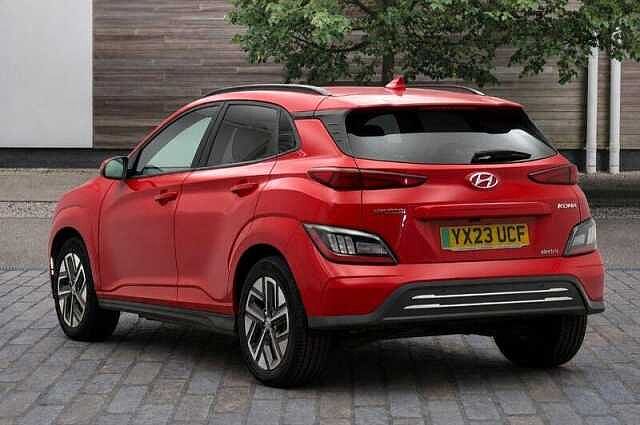 Hyundai KONA 64kWh Premium SUV 5dr Electric Auto (10.5kW Charger) (204 ps)