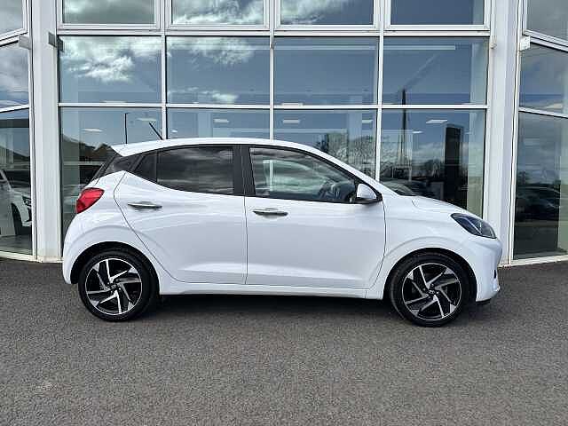 Hyundai I10 1.0 MPi Premium 5dr Auto Atlas White