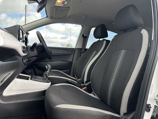 Hyundai I10 1.0 MPi Premium 5dr Auto Atlas White