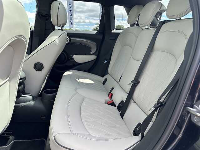 MINI Cooper Exclusive Auto 1.5 Cooper Exclusive 5dr Auto