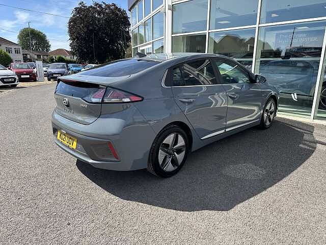 Hyundai IONIQ 1.6 GDi Hybrid Premium SE 5dr DCT