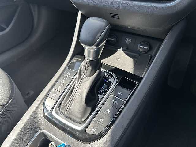 Hyundai IONIQ 1.6 GDi Hybrid Premium SE 5dr DCT
