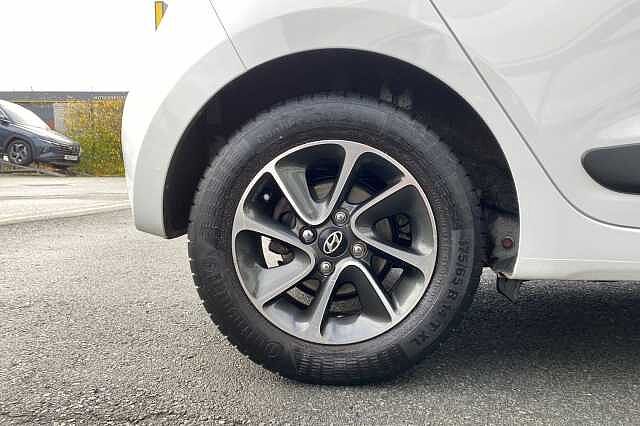 Hyundai I10 1.0 Premium 5dr Polar White
