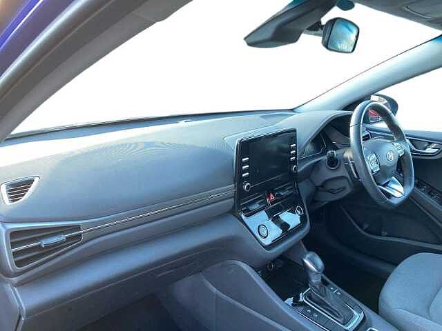 Hyundai IONIQ 1.6 h-GDi SE Connect Hatchback 5dr Petrol Hybrid DCT Euro 6 (s/s) (141 ps) Blue
