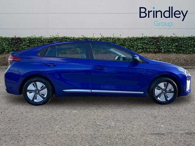 Hyundai IONIQ 1.6 h-GDi SE Connect Hatchback 5dr Petrol Hybrid DCT Euro 6 (s/s) (141 ps) Blue