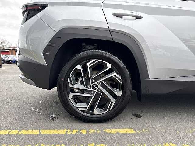 Hyundai TUCSON 1.6T Hybrid Ultimate 5dr Auto Shimmering Silver