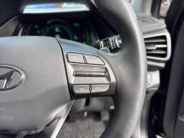 Hyundai IONIQ 1.6 GDi Hybrid Premium 5dr DCT Phantom Black