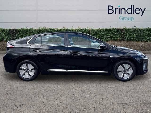 Hyundai IONIQ 1.6 GDi Hybrid Premium 5dr DCT Phantom Black