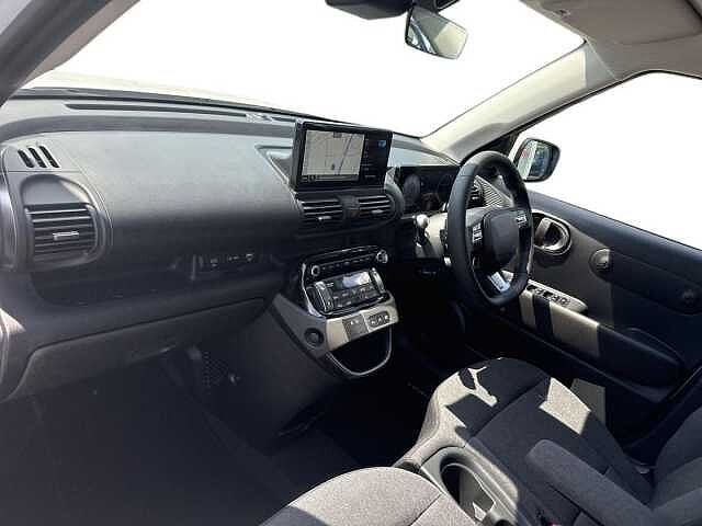 Hyundai INSTER 85kW 02 49kWh 5dr Auto Atlas White