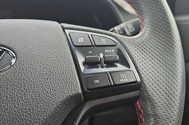 Hyundai TUCSON 1.6 CRDi 48V MHD 136 N Line 5dr 2WD DCT Red