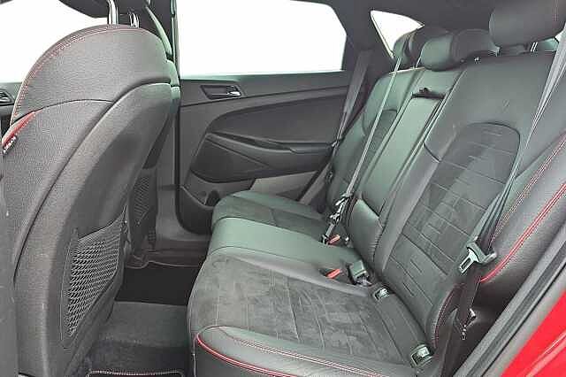 Hyundai TUCSON 1.6 CRDi 48V MHD 136 N Line 5dr 2WD DCT Red