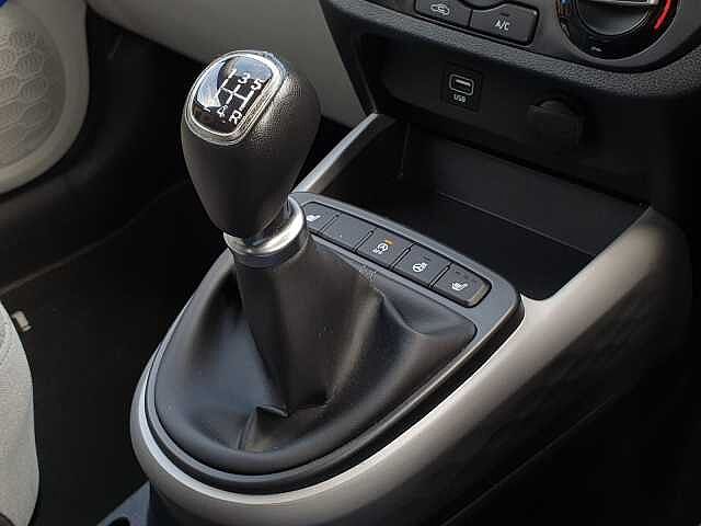 Hyundai i10 1.0 MPi Premium 5dr