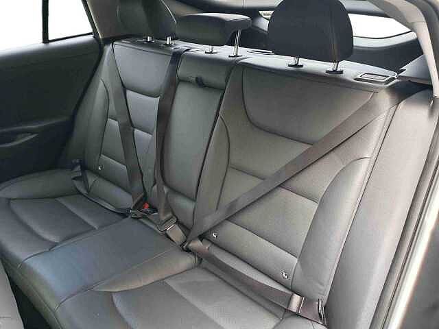 Hyundai IONIQ 1.6 GDi Hybrid Premium SE 5dr DCT Silver