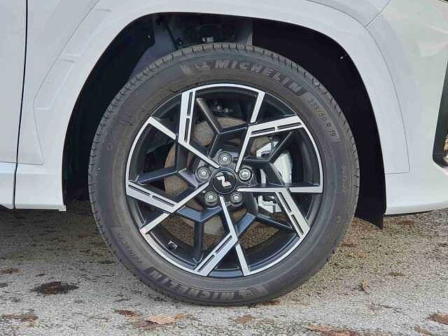 Hyundai TUCSON 1.6T Hybrid N Line 5dr Auto White
