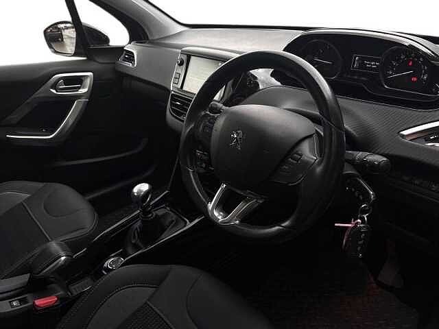 Peugeot 2008 1.2 PureTech 110 Allure Premium 5dr