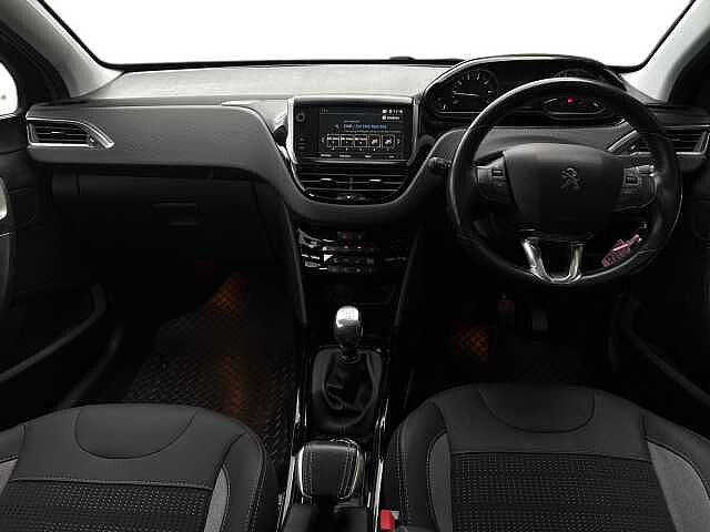 Peugeot 2008 1.2 PureTech 110 Allure Premium 5dr