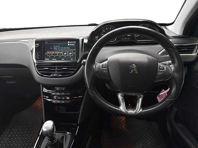 Peugeot 2008 1.2 PureTech 110 Allure Premium 5dr