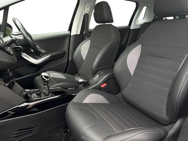 Peugeot 2008 1.2 PureTech 110 Allure Premium 5dr