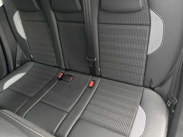 Peugeot 2008 1.2 PureTech 110 Allure Premium 5dr