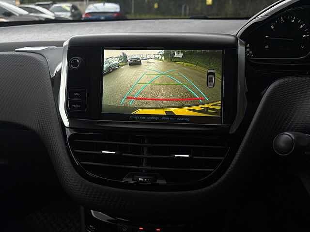 Peugeot 2008 1.2 PureTech 110 Allure Premium 5dr