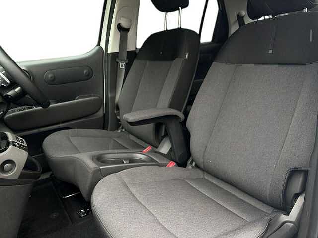 Hyundai INSTER 85kW 02 49kWh 5dr Auto White