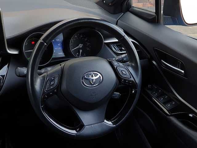 Toyota C-HR 1.8 Hybrid Dynamic 5dr CVT