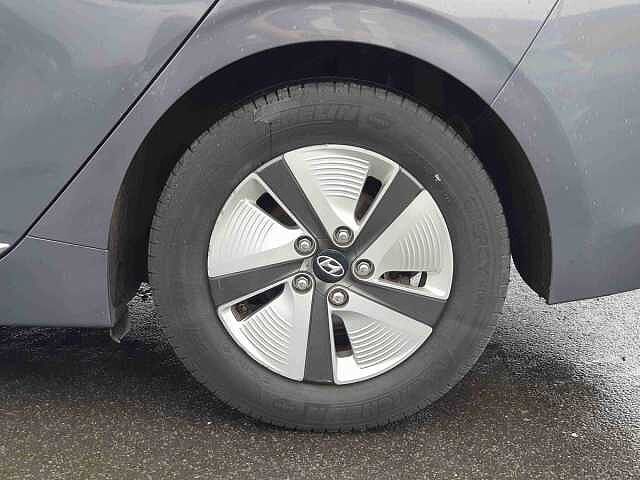 Hyundai IONIQ 1.6 GDi Hybrid SE Connect 5dr DCT Grey