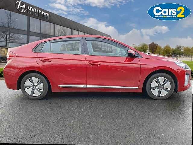 Hyundai IONIQ 1.6 GDi Hybrid SE Connect 5dr DCT Red