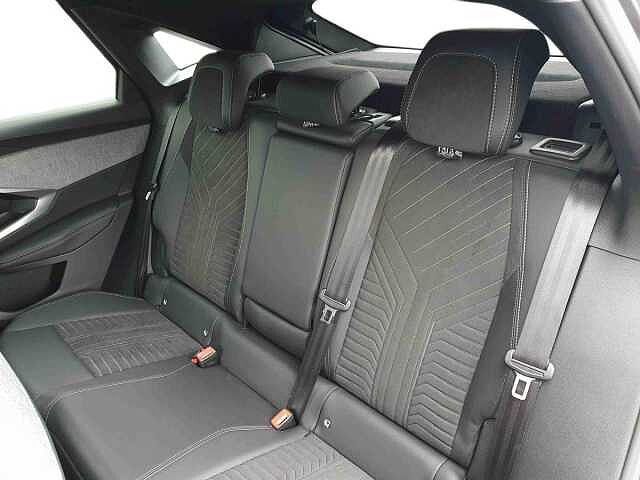Peugeot 3008 1.2 Hybrid 136 GT 5dr e-DSC6