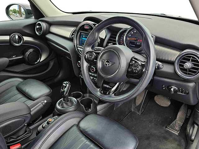 MINI HATCHBACK 1.5 Cooper Exclusive II 5dr Auto
