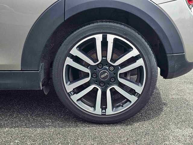 MINI HATCHBACK 1.5 Cooper Exclusive II 5dr Auto