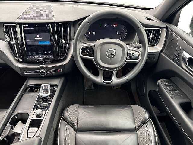 Volvo XC60 2.0 B4D Plus Dark 5dr AWD Geartronic