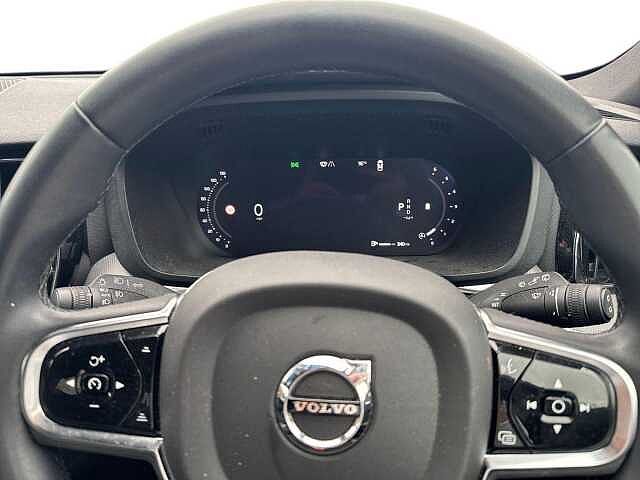 Volvo XC60 2.0 B4D Plus Dark 5dr AWD Geartronic