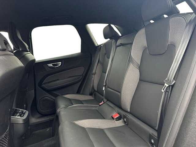 Volvo XC60 2.0 B4D Plus Dark 5dr AWD Geartronic