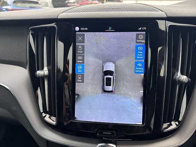 Volvo XC60 2.0 B4D Plus Dark 5dr AWD Geartronic