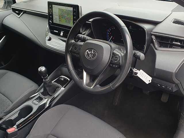 Toyota COROLLA 1.2T VVT-i Design 5dr White