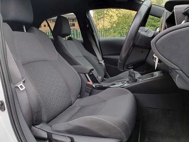 Toyota COROLLA 1.2T VVT-i Design 5dr White